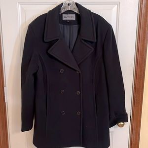 Coat, women’s, dark navy blue.  Size XL.  Coat 80% wool, 20% nylon.